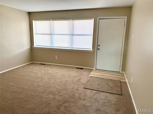 13 Mary Rose Court, Hazelwood, MO 63042