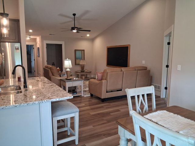 5011 Waterford Lane, Middletown, OH 45042