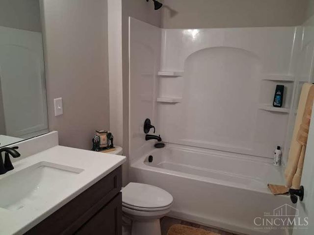 5011 Waterford Lane, Middletown, OH 45042