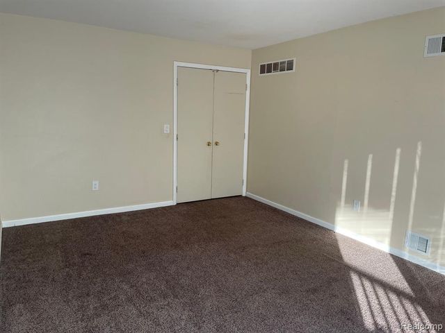 24627 Bashian, Novi, MI 48375