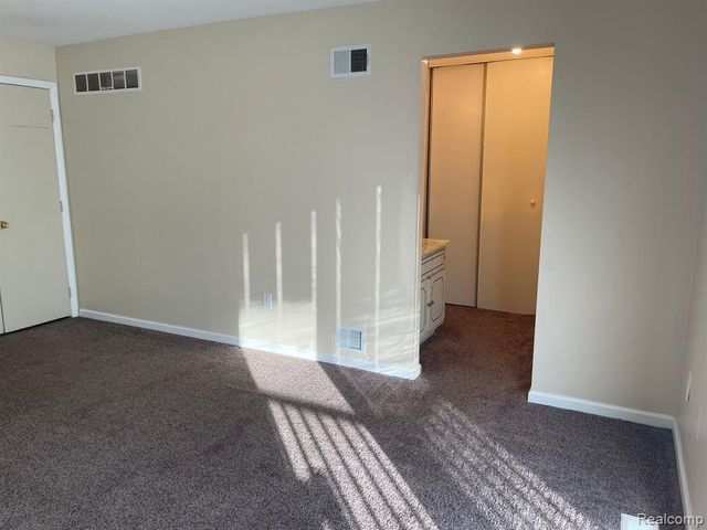 24627 Bashian, Novi, MI 48375