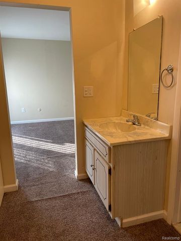 24627 Bashian, Novi, MI 48375