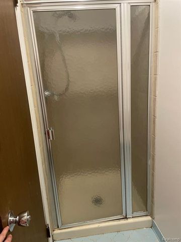 24627 Bashian, Novi, MI 48375