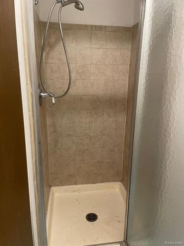 24627 Bashian, Novi, MI 48375