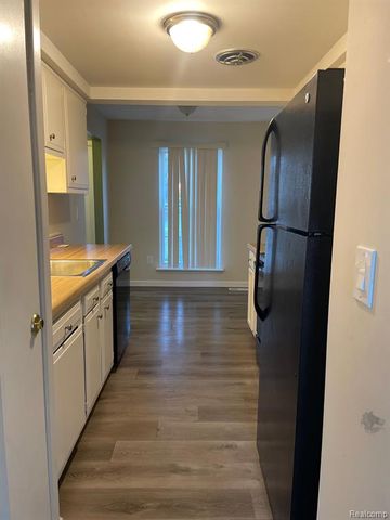 24627 Bashian, Novi, MI 48375