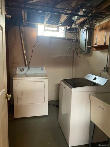 24627 Bashian, Novi, MI 48375