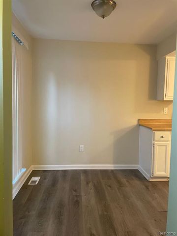 24627 Bashian, Novi, MI 48375