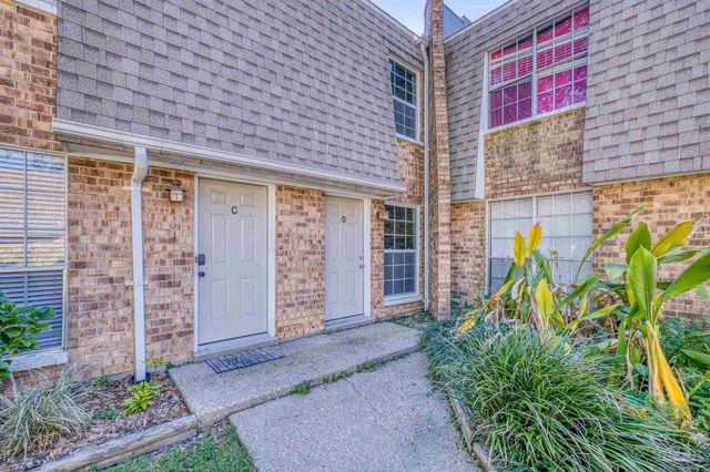 8101 Tippin Ave D, Pensacola, FL 32514