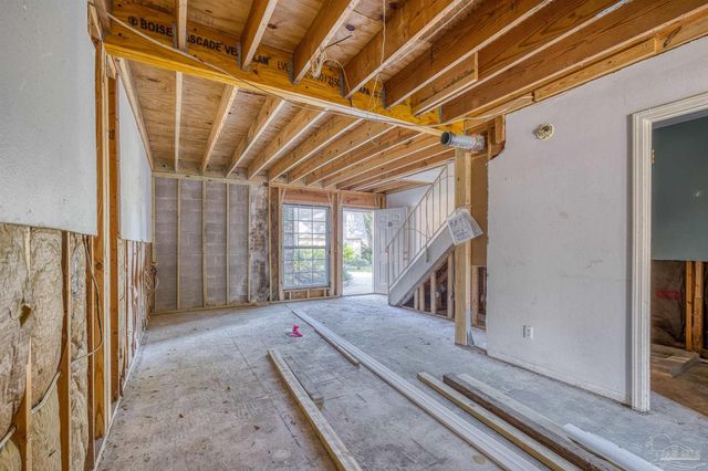 8101 Tippin Ave D, Pensacola, FL 32514