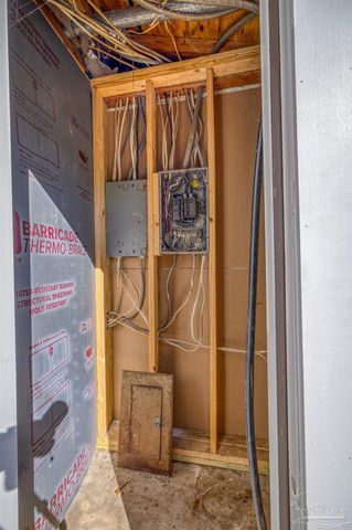 8101 Tippin Ave D, Pensacola, FL 32514