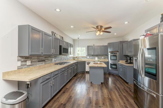 26454 W Old Farm Trail, Channahon, IL 60410