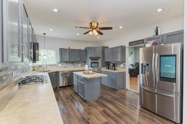 26454 W Old Farm Trail, Channahon, IL 60410
