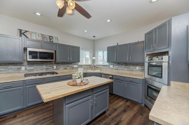 26454 W Old Farm Trail, Channahon, IL 60410