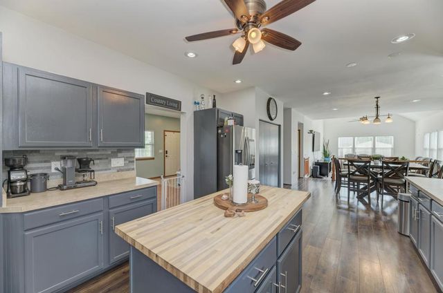 26454 W Old Farm Trail, Channahon, IL 60410