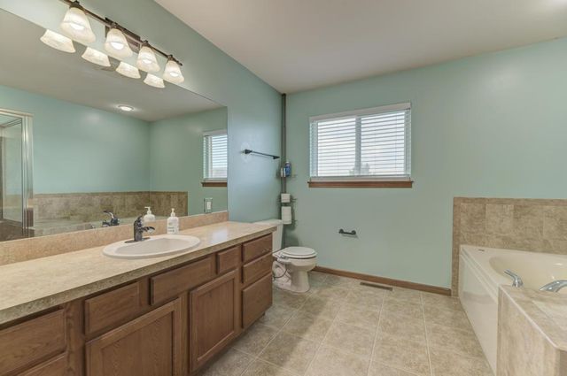 26454 W Old Farm Trail, Channahon, IL 60410