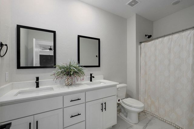 4911 S Burrows Avenue, Springfield, MO 65810