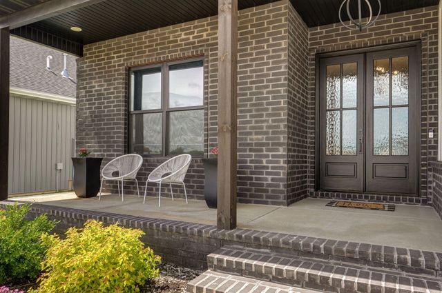 4911 S Burrows Avenue, Springfield, MO 65810