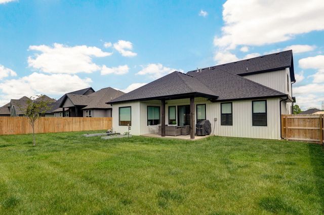 4911 S Burrows Avenue, Springfield, MO 65810