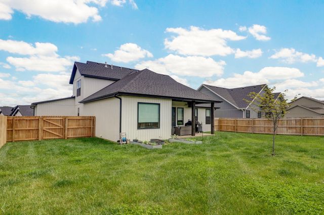 4911 S Burrows Avenue, Springfield, MO 65810