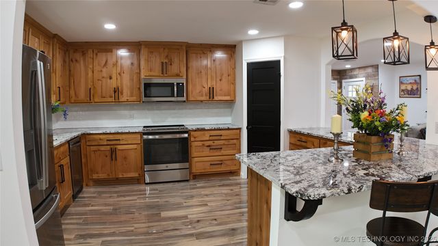 2615 E 59th Street, Tulsa, OK 74105