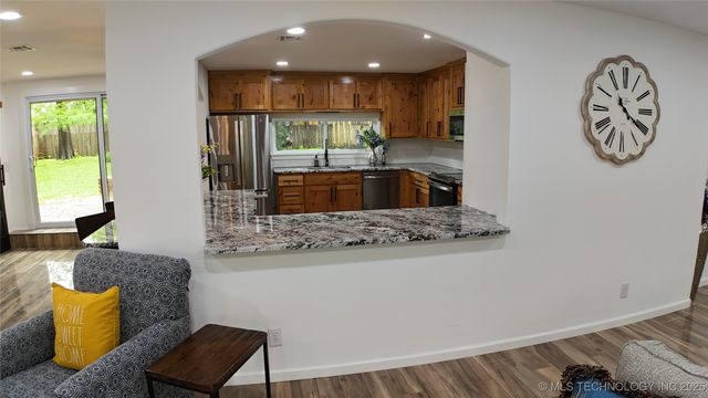 2615 E 59th Street, Tulsa, OK 74105