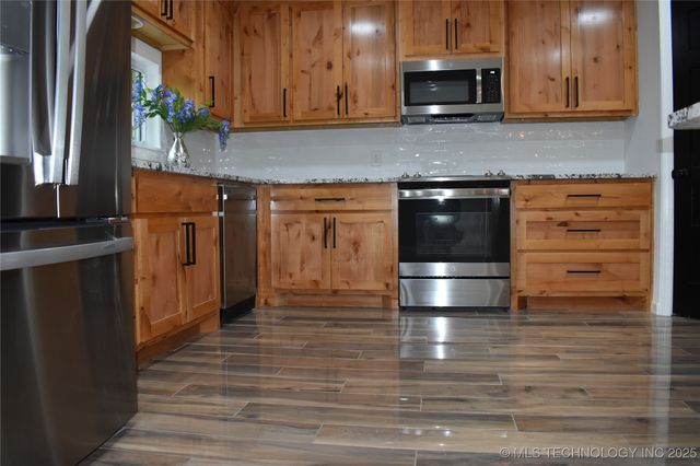 2615 E 59th Street, Tulsa, OK 74105