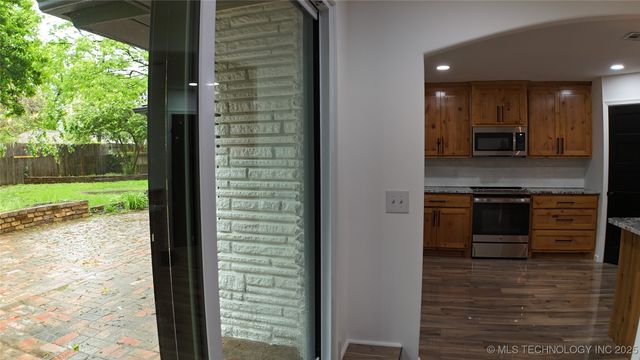 2615 E 59th Street, Tulsa, OK 74105