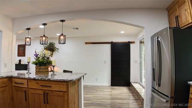 2615 E 59th Street, Tulsa, OK 74105