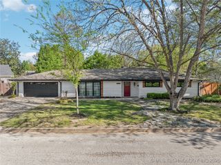 2615 E 59th Street, Tulsa, OK 74105