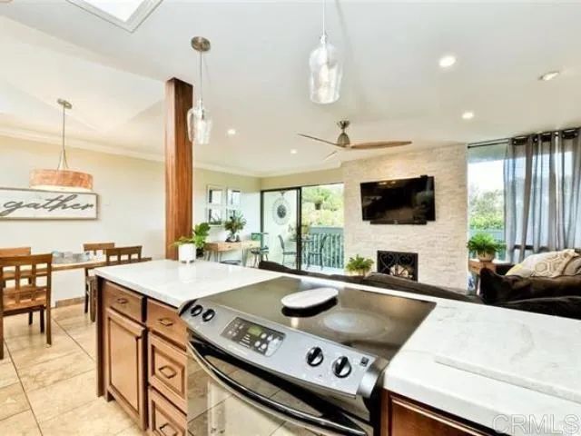 2388 Altisma Way L or 11, Carlsbad, CA 92009
