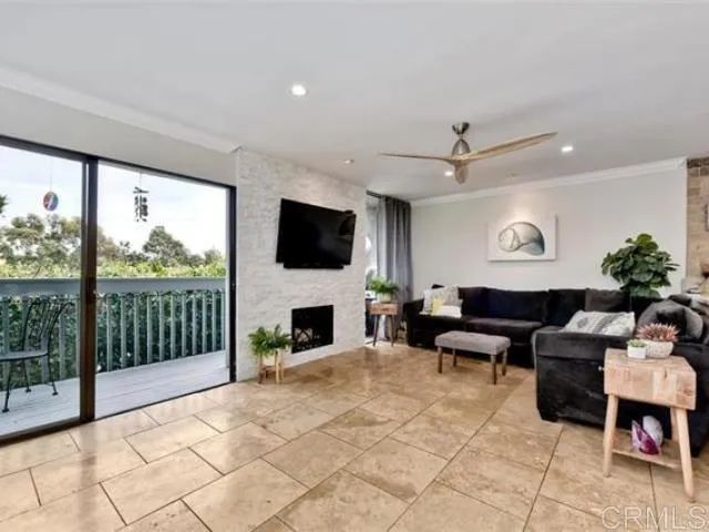 2388 Altisma Way L or 11, Carlsbad, CA 92009