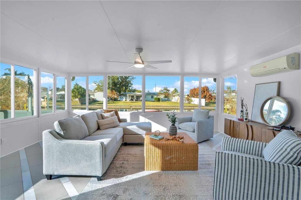 Image 15 of property listing at 2801 GULFSTREAM ROAD, Orlando, FL 32805