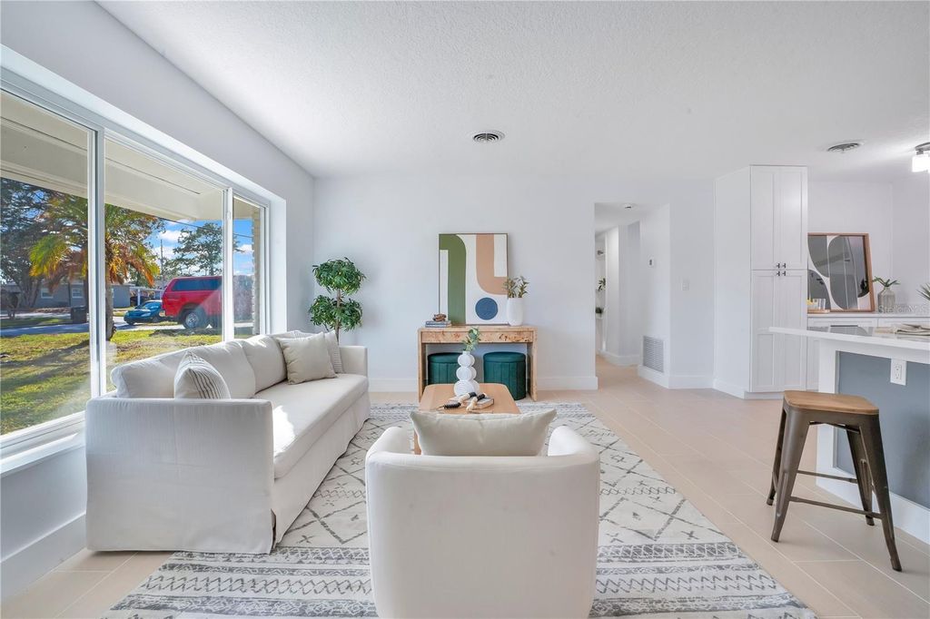 Image 21 of property listing at 2801 GULFSTREAM ROAD, Orlando, FL 32805