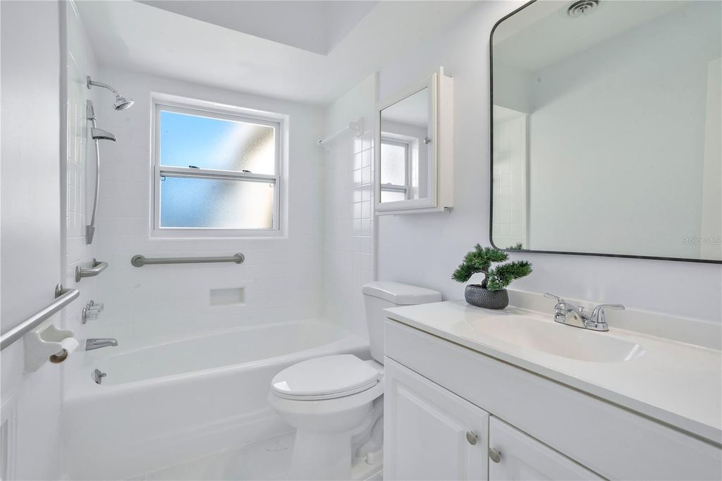 Image 34 of property listing at 2801 GULFSTREAM ROAD, Orlando, FL 32805