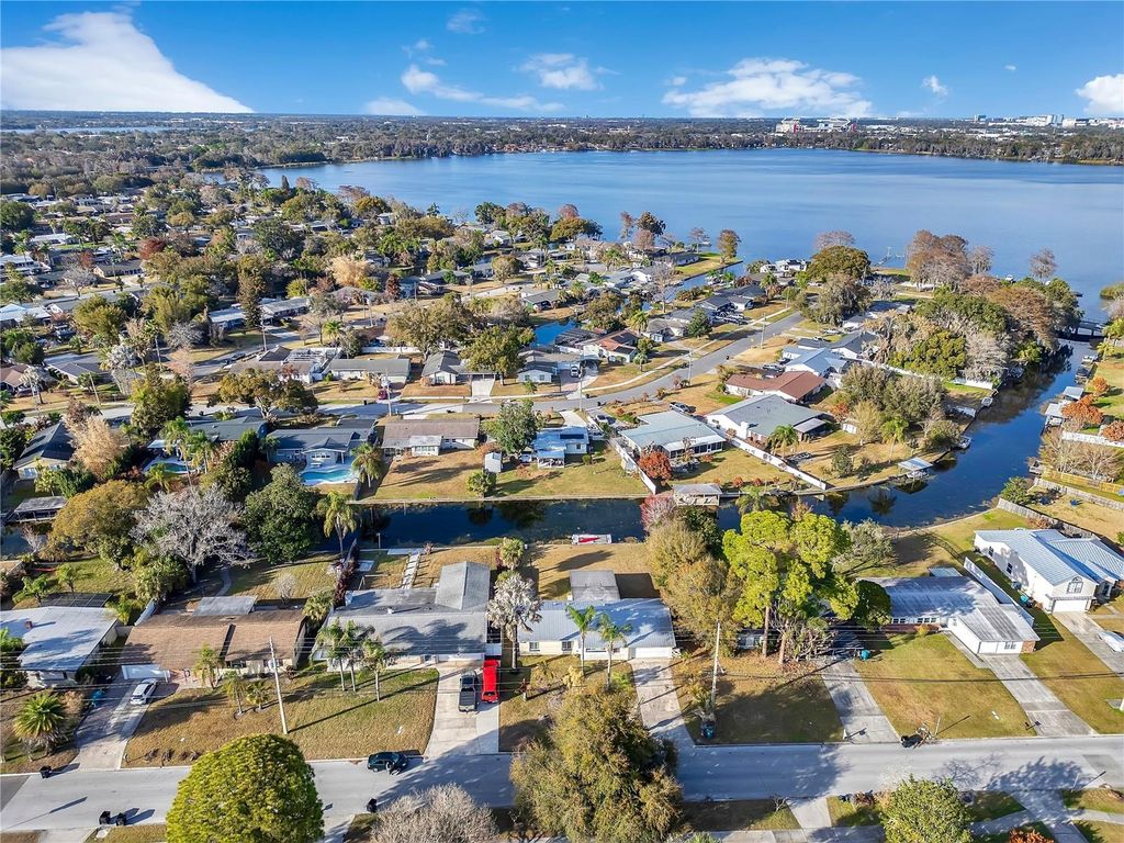 Image 46 of property listing at 2801 GULFSTREAM ROAD, Orlando, FL 32805