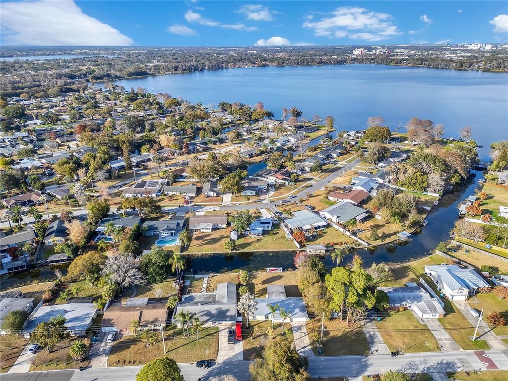 Image 51 of property listing at 2801 GULFSTREAM ROAD, Orlando, FL 32805