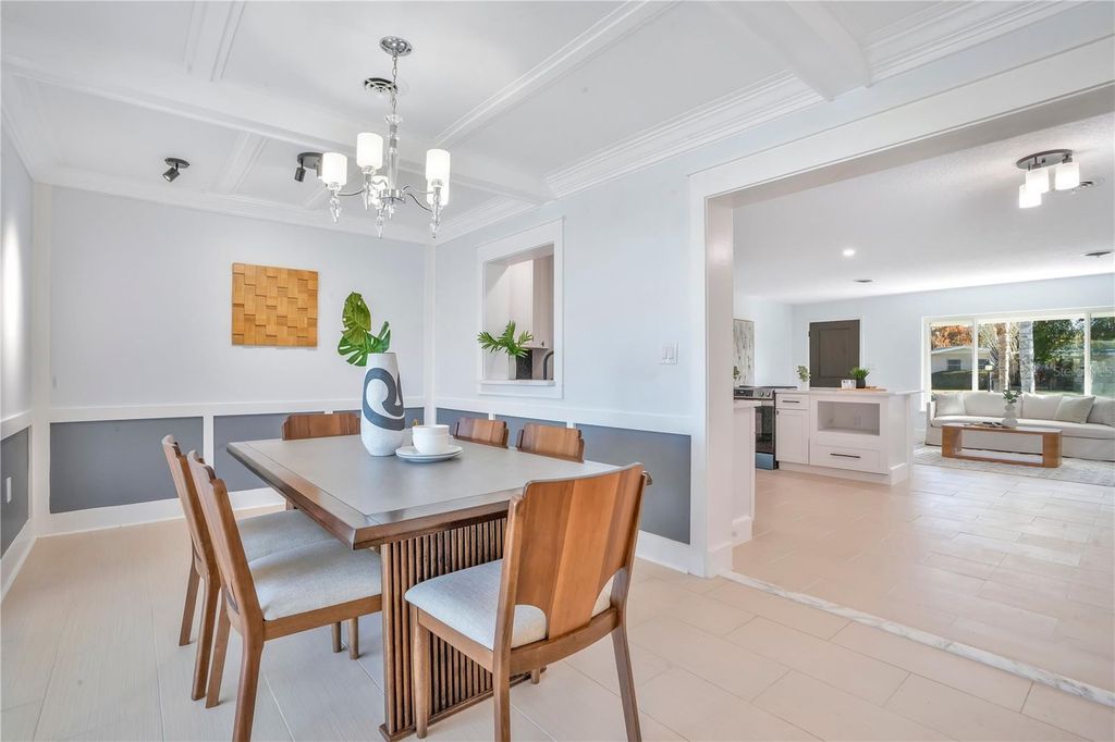 Image 10 of property listing at 2801 GULFSTREAM ROAD, Orlando, FL 32805