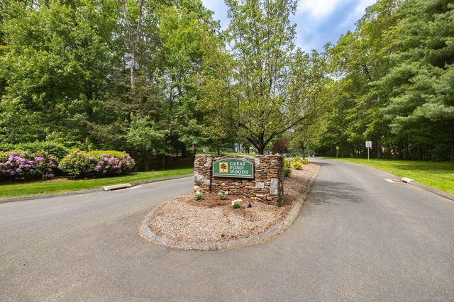 6 Anja Drive, Simsbury, CT 06070