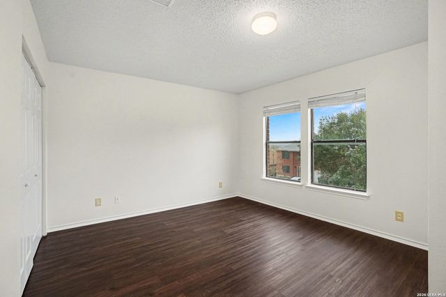 8011 Cherry Glade, Converse, TX 78109