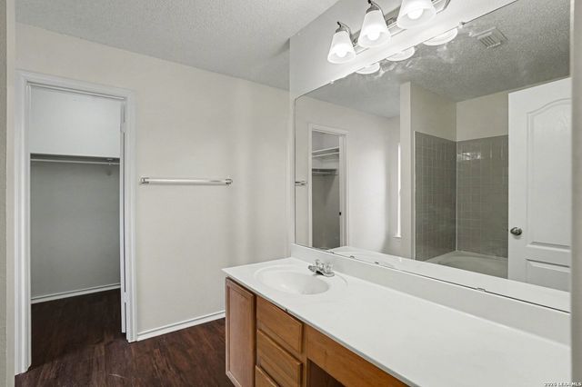 8011 Cherry Glade, Converse, TX 78109