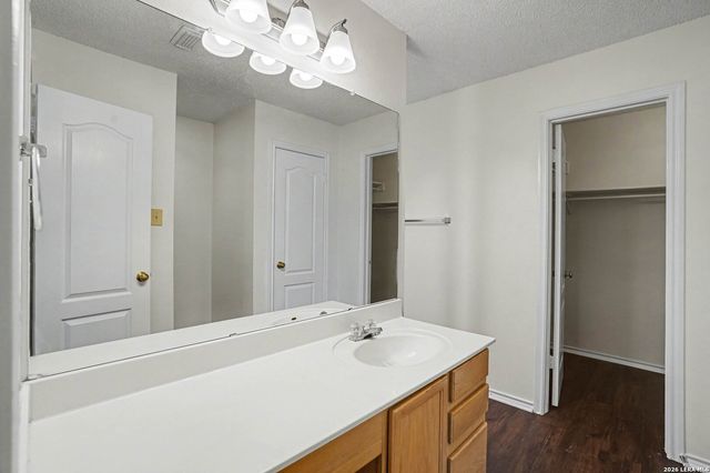 8011 Cherry Glade, Converse, TX 78109