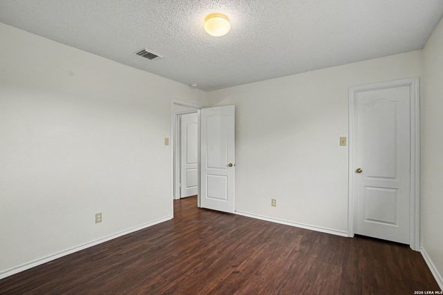 8011 Cherry Glade, Converse, TX 78109