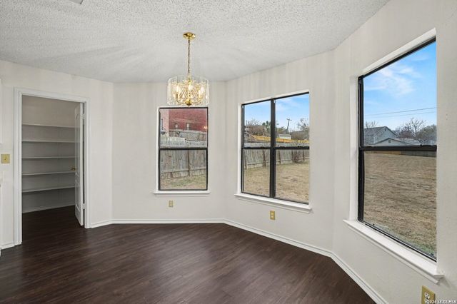 8011 Cherry Glade, Converse, TX 78109