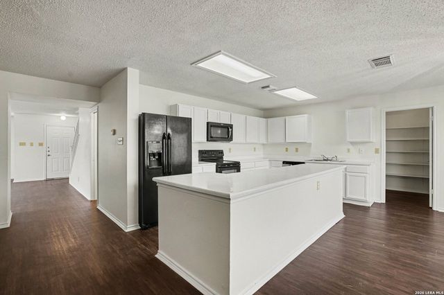 8011 Cherry Glade, Converse, TX 78109