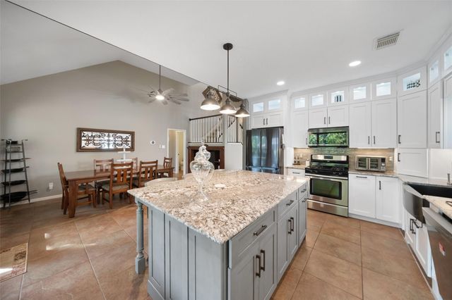 18910 Hikers Trail Drive, Humble, TX 77346