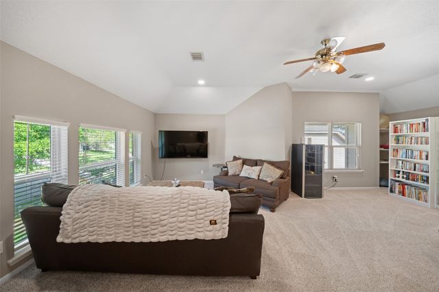 18910 Hikers Trail Drive, Humble, TX 77346