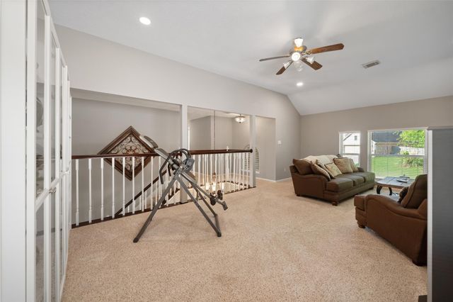 18910 Hikers Trail Drive, Humble, TX 77346