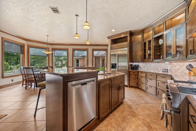 9453 Deer Path Lane, Magnolia, TX 77354