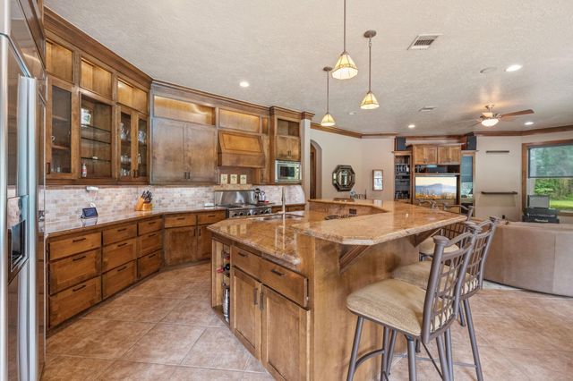 9453 Deer Path Lane, Magnolia, TX 77354