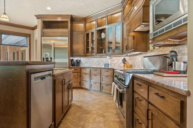 9453 Deer Path Lane, Magnolia, TX 77354